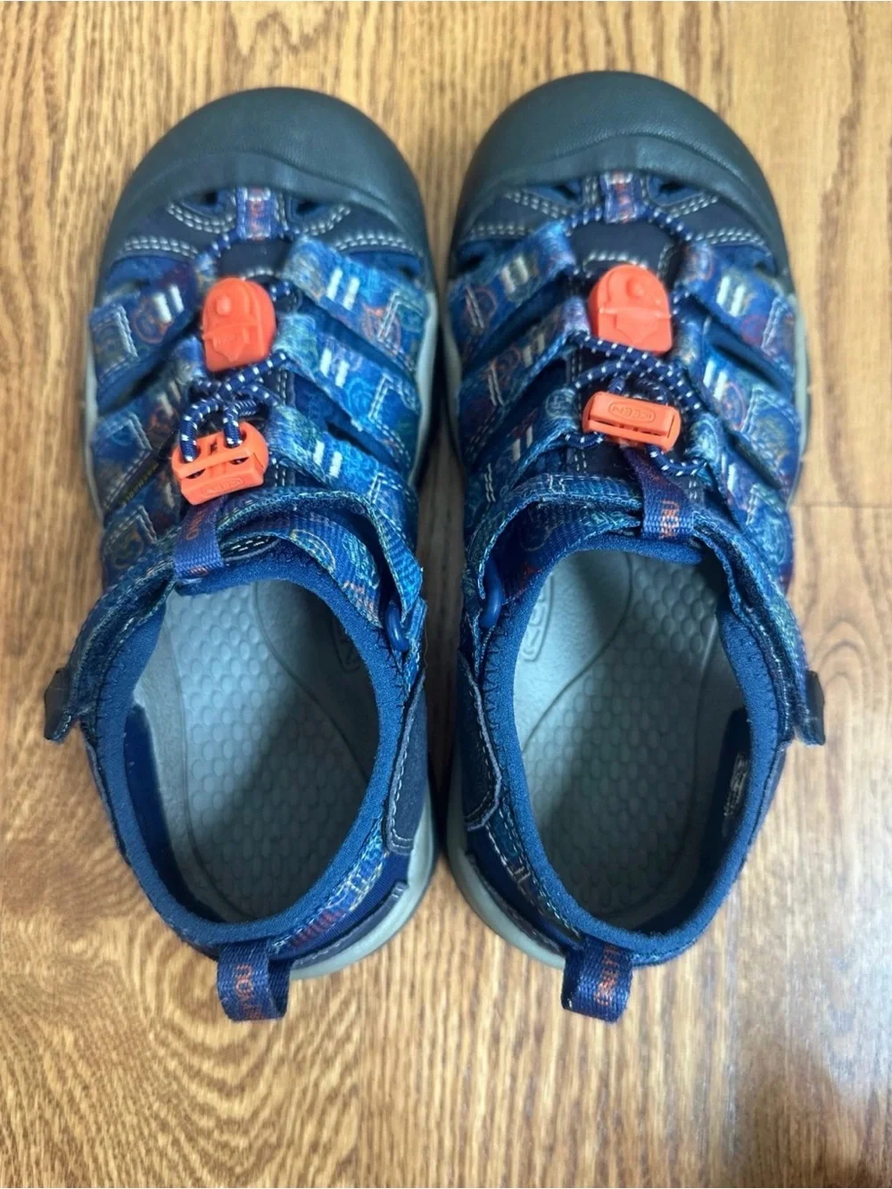 KEEN Newport Sandals Boys Size 2 Smokey the Bear